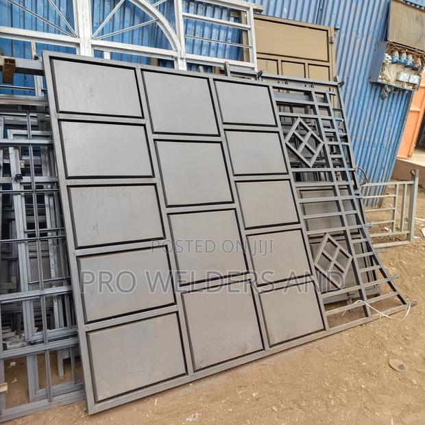 "Affordable Steel Gate – Strong, Secure Budget-Friendly!" - thumbnail 3