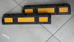 Heavy-duty Rubber Parking Reflective Wheel Stopper