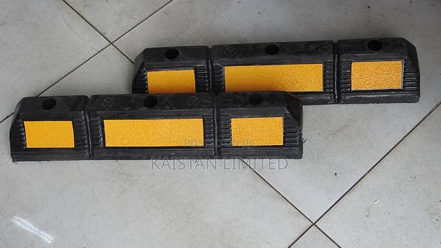 Angled Rubber Parking Wheel Stopper
