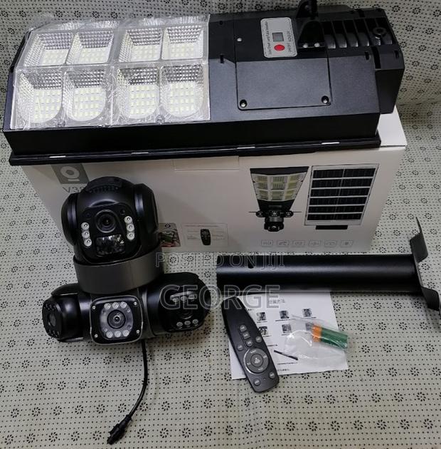 Powerful Solar Street-Lights Triple Lens 4g Camera