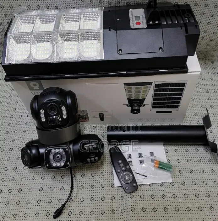 Powerful Solar Street-Lights Triple Lens 4g Camera