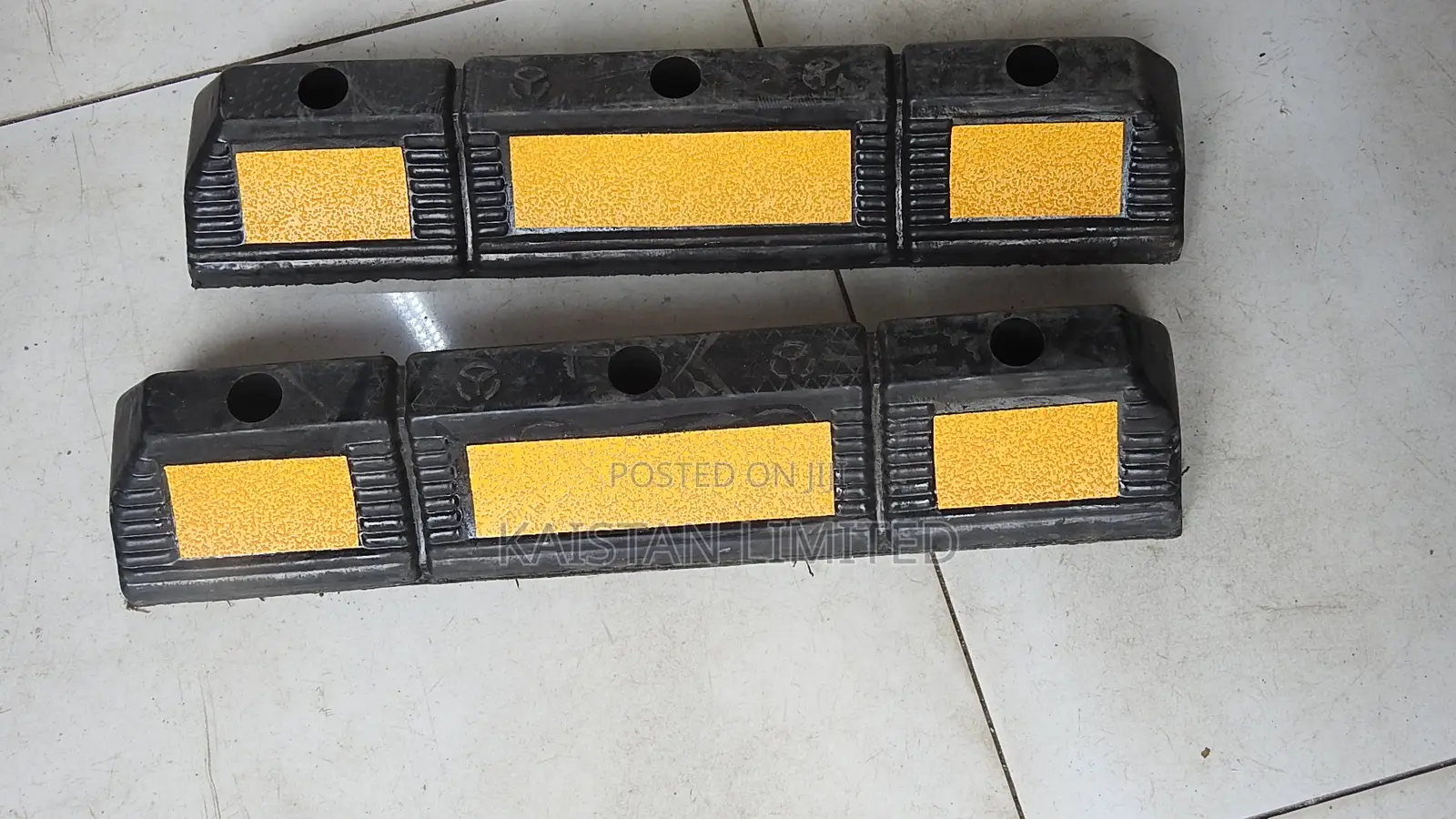 850mm Long Reflective Parking Wheel Stoppers