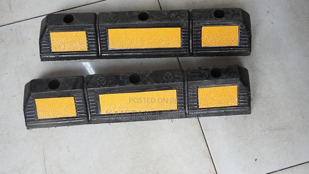 850mm Long Reflective Parking Wheel Stoppers