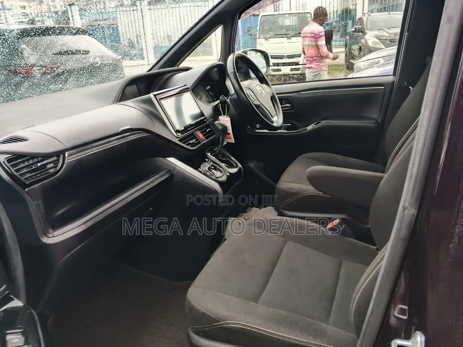 Toyota Esquire 2018