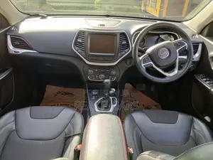 Jeep Cherokee Latitude 4dr SUV (2.4L 4cyl 9A) 2015 Gray