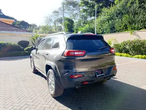 Jeep Cherokee Latitude 4dr SUV (2.4L 4cyl 9A) 2015 Gray