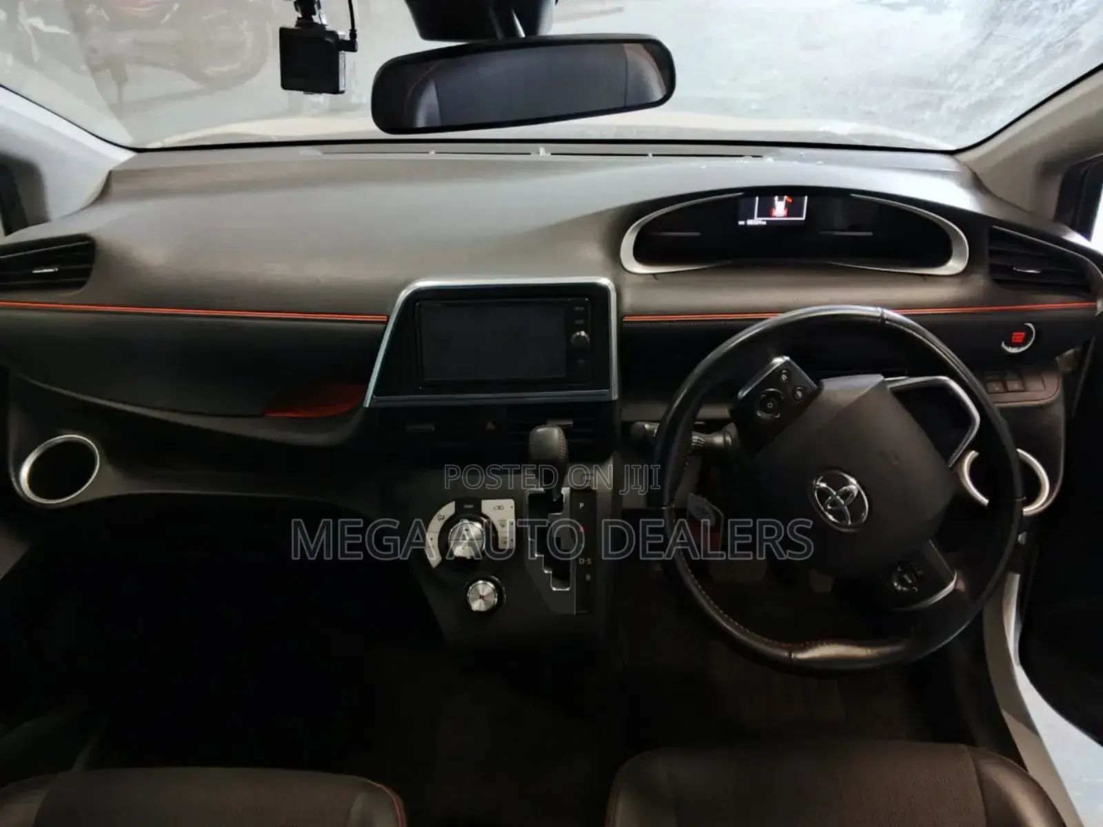 Toyota Sienta 2018 White