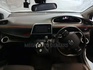 Toyota Sienta 2018 White