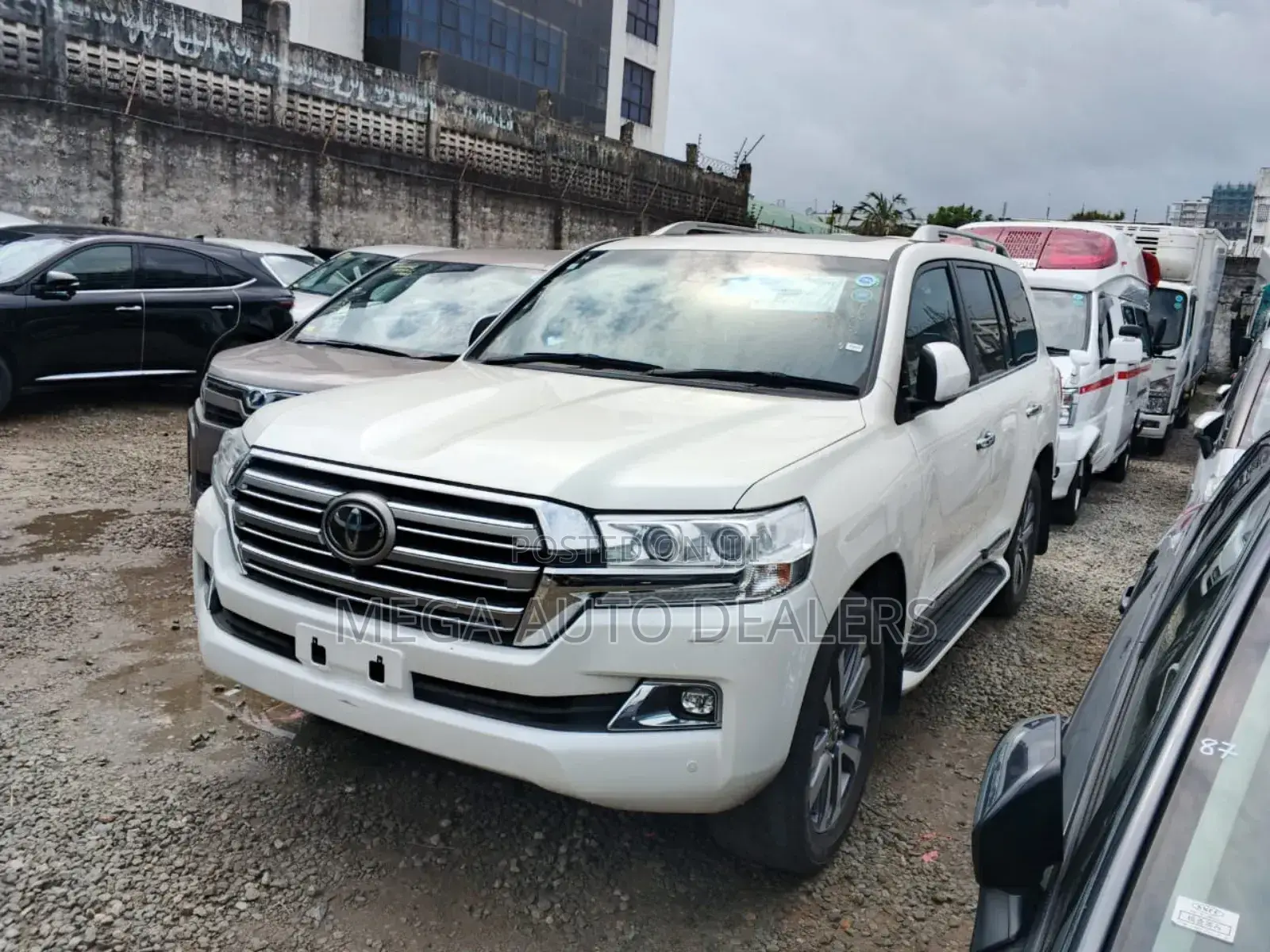 Toyota Land Cruiser 2018 White