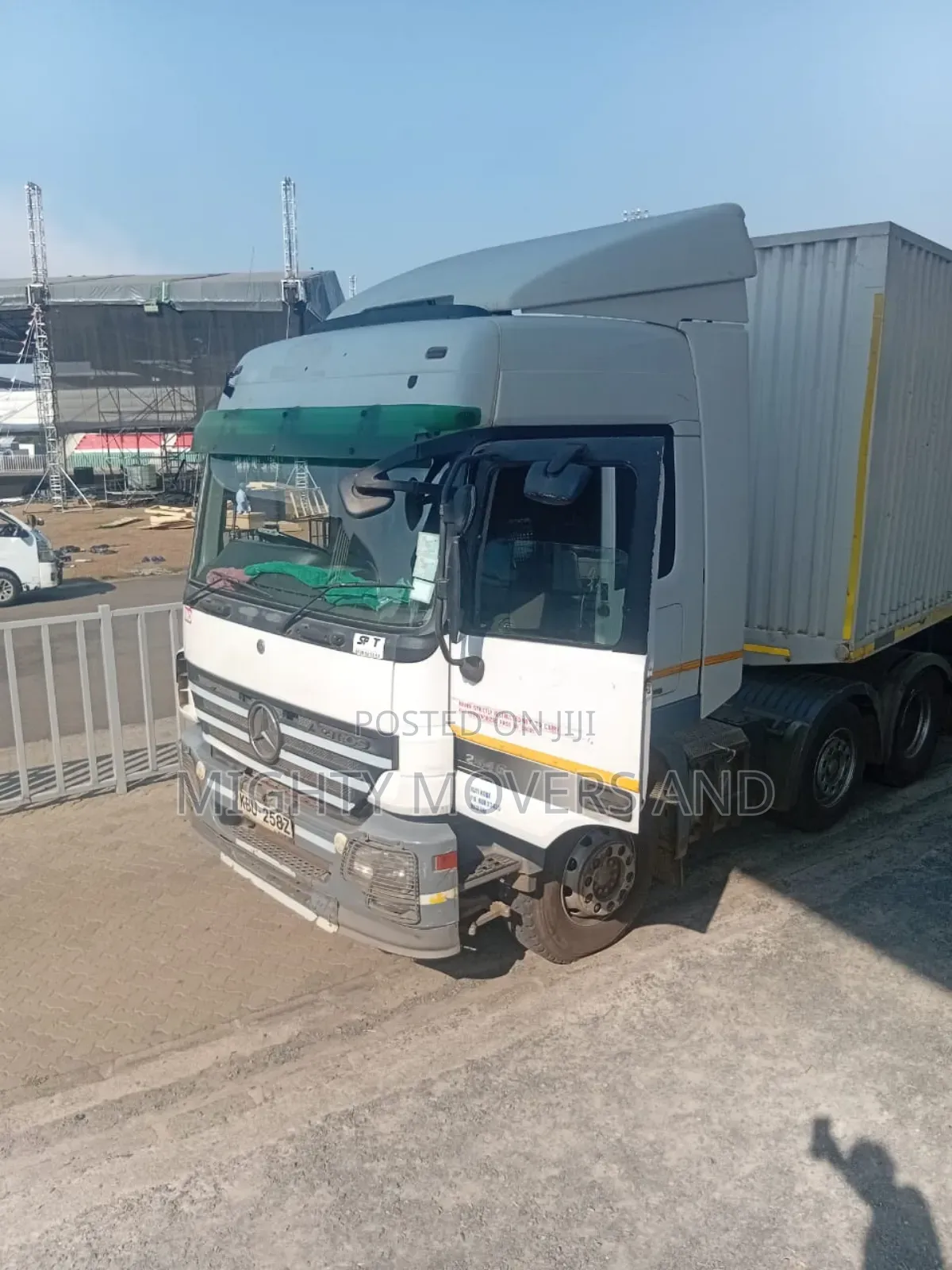 Transit Trailer for Goods Transportation