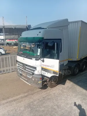 Transit Trailer for Goods Transportation