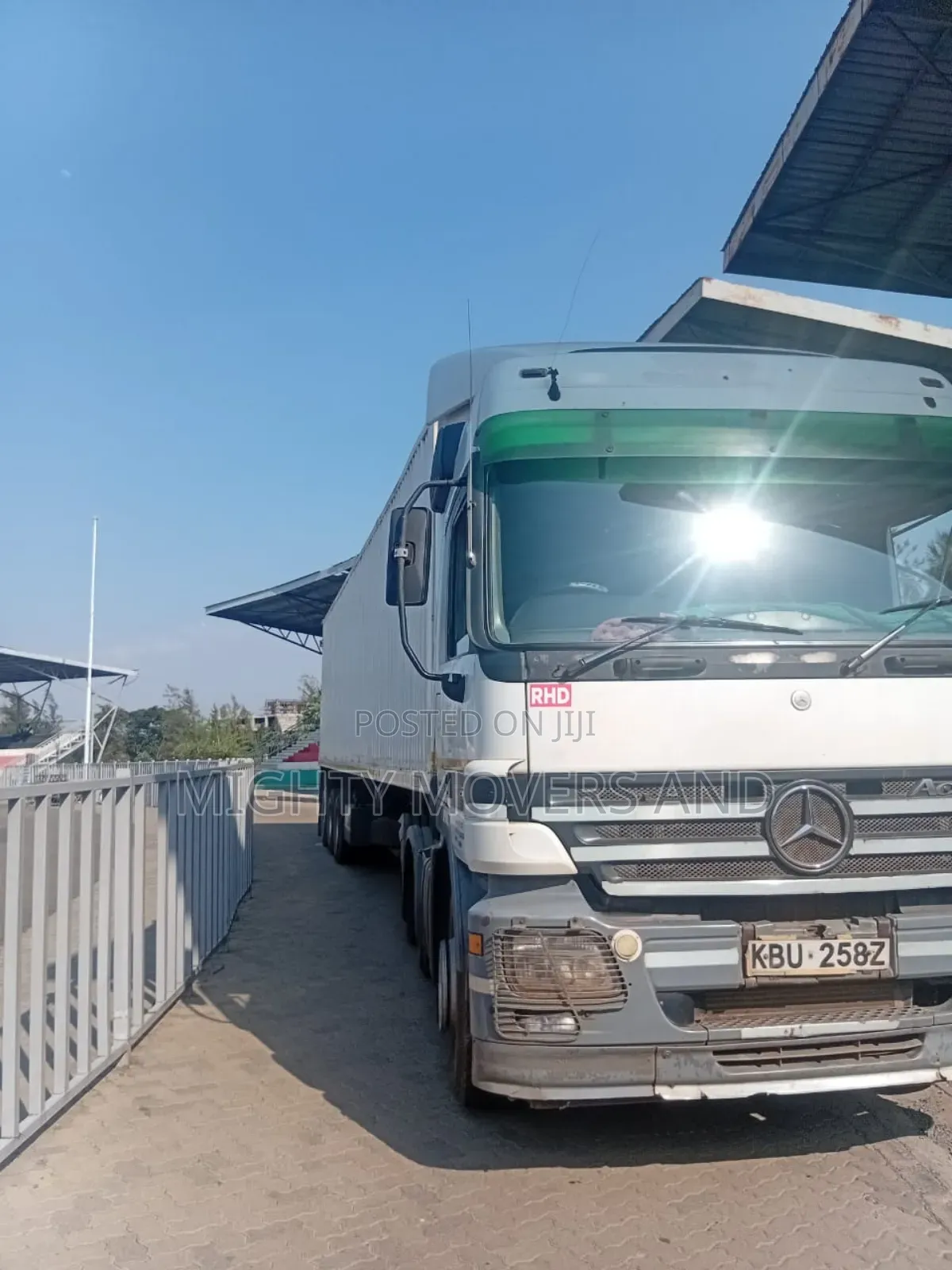 Transit Trailer for Goods Transportation
