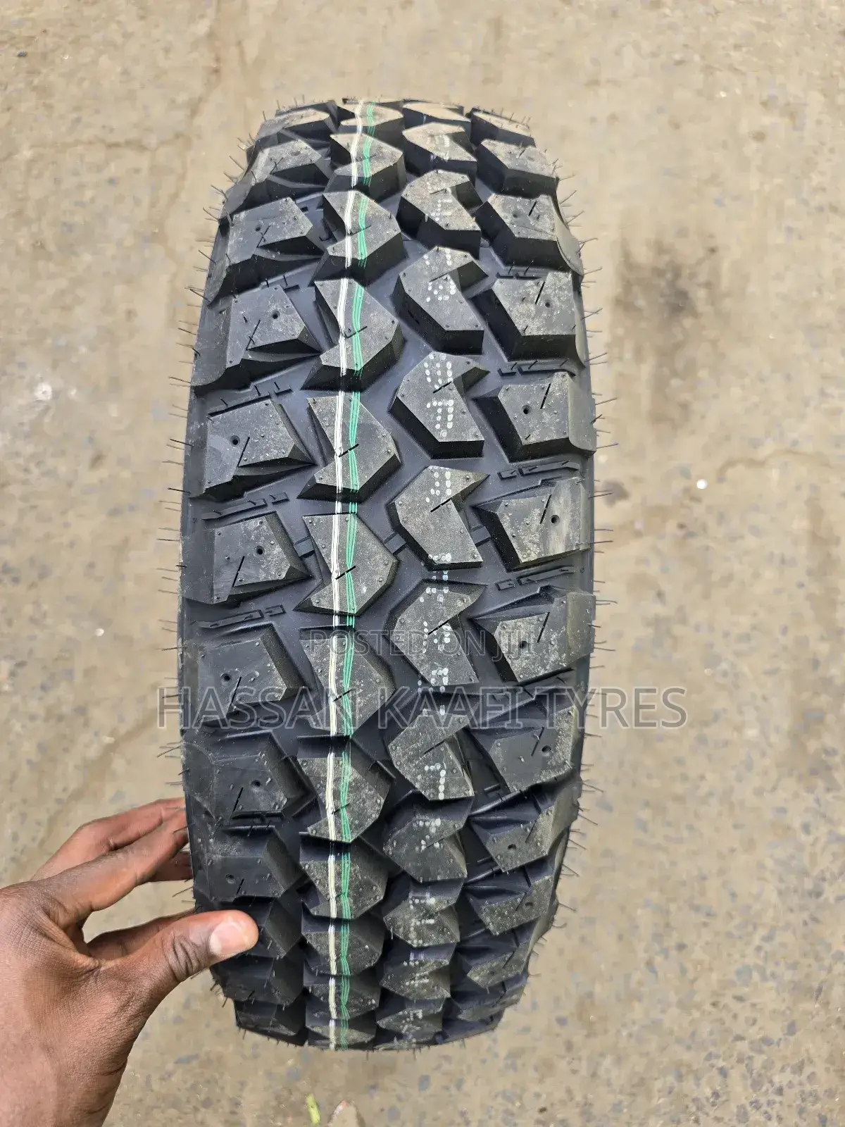 185r14c Kapsen M/T Tyre