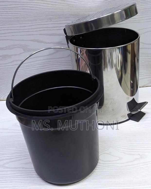 Stainless Steel Pedal Dustbin With Plastic Inner Bucket* - thumbnail 2