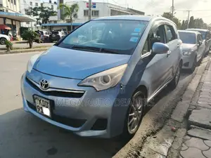 Toyota Ractis 2014 Blue