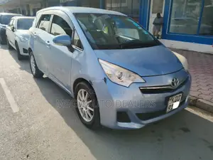 Toyota Ractis 2014 Blue