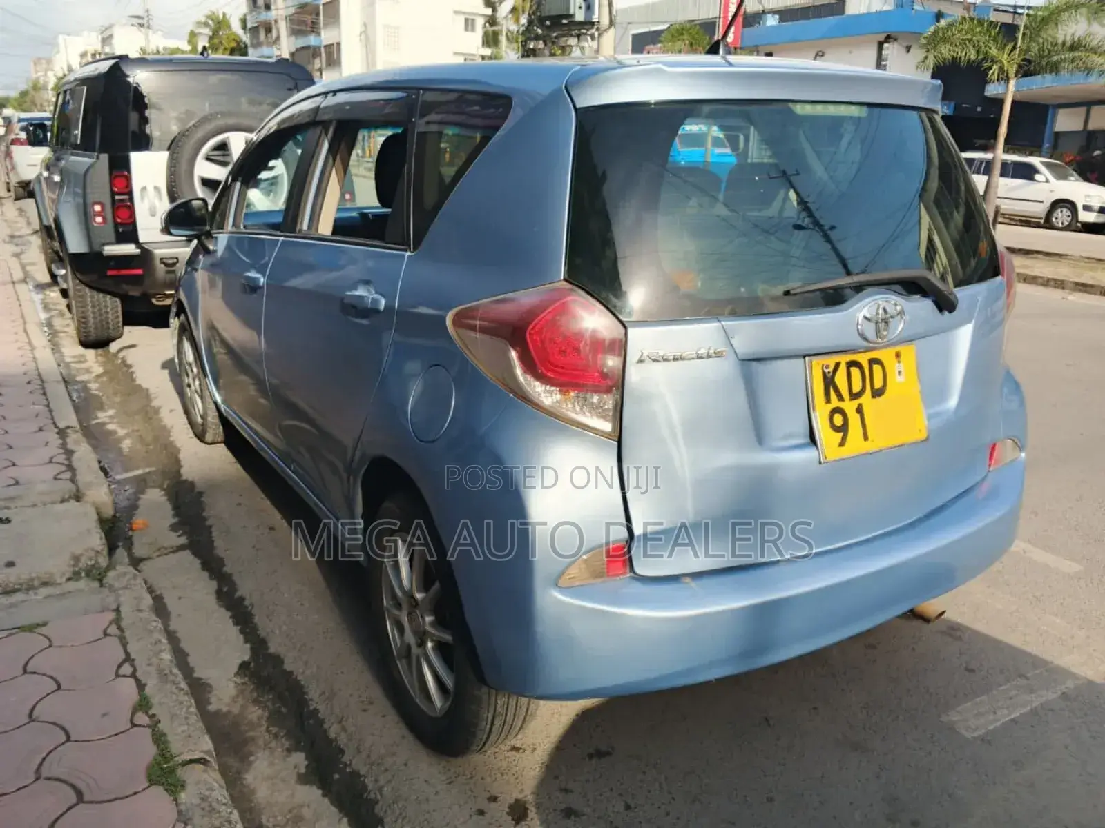 Toyota Ractis 2014 Blue
