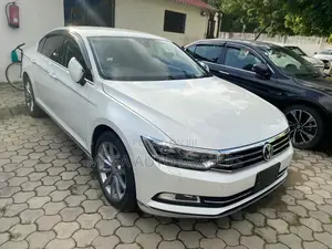 Volkswagen Passat 2018 White