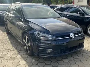 Volkswagen Golf R 4-Door w/DCC & Navigation 2018 Black