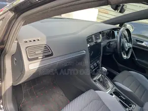 Volkswagen Golf R 4-Door w/DCC & Navigation 2018 Black