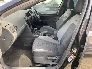 Volkswagen Golf R 4-Door w/DCC & Navigation 2018 Black
