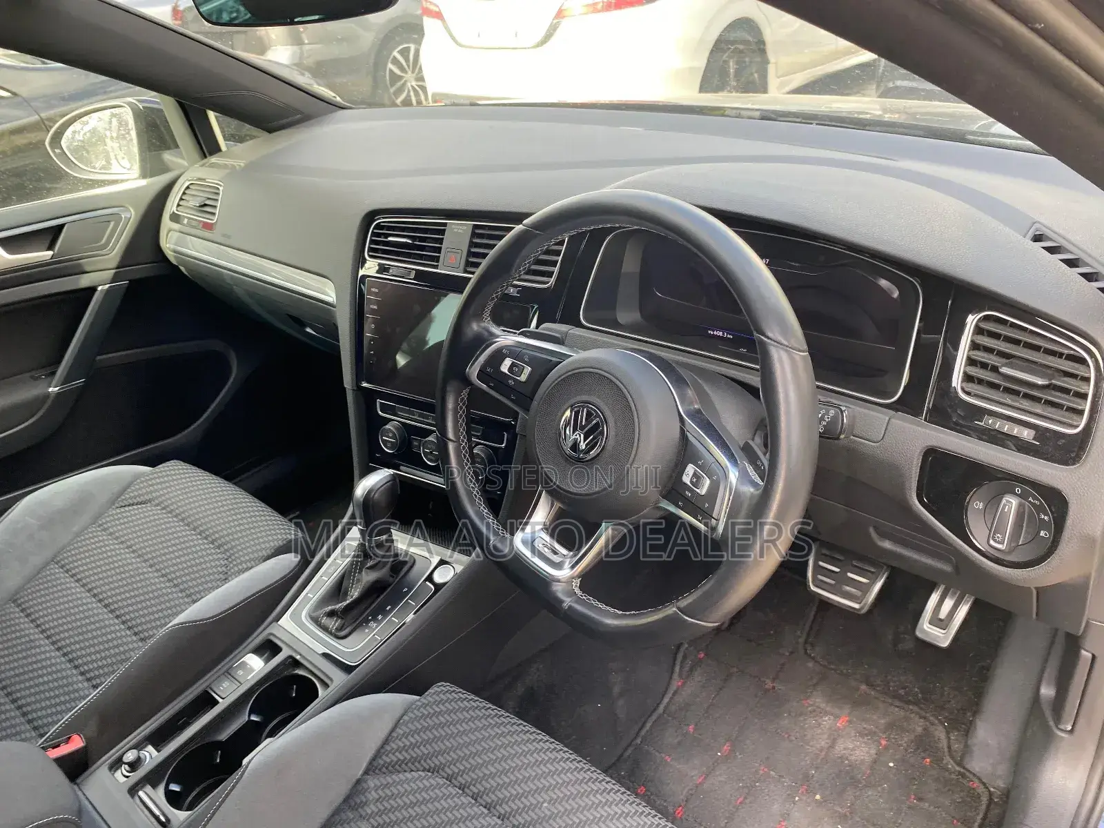 Volkswagen Golf R 4-Door w/DCC & Navigation 2018 Black