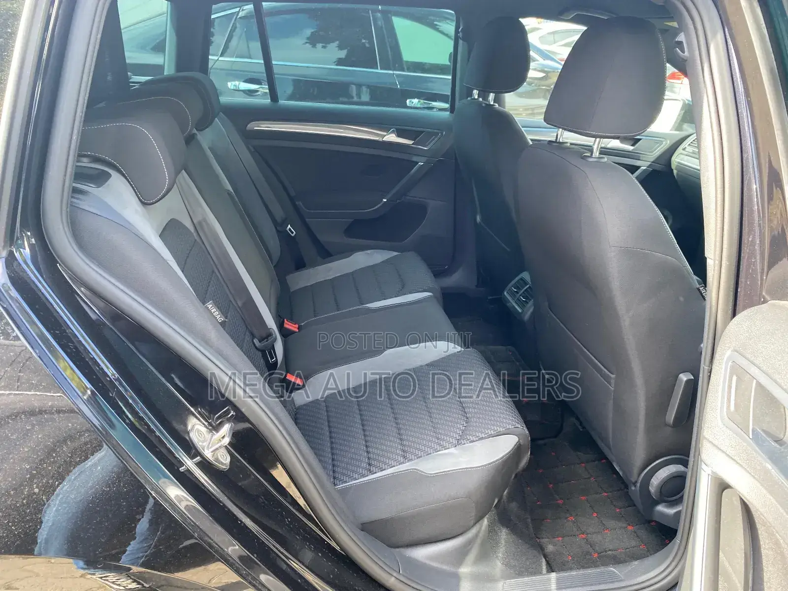 Volkswagen Golf R 4-Door w/DCC & Navigation 2018 Black