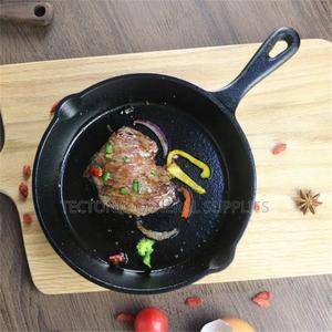 *High Quality Pre-Seasoned Cast Iron Pan 30cm - thumbnail 2