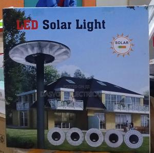 1000w Solar Powered Garden Light - main view