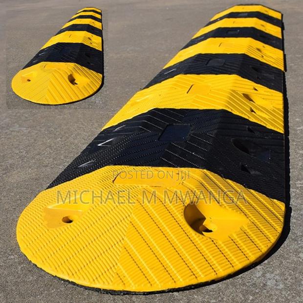 Premium-Grade Rubber Speed Bumps