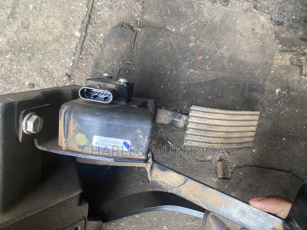 Accelerator Pedal - main view