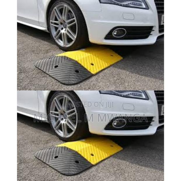 Anti-Slip Rubber Speed Bumps