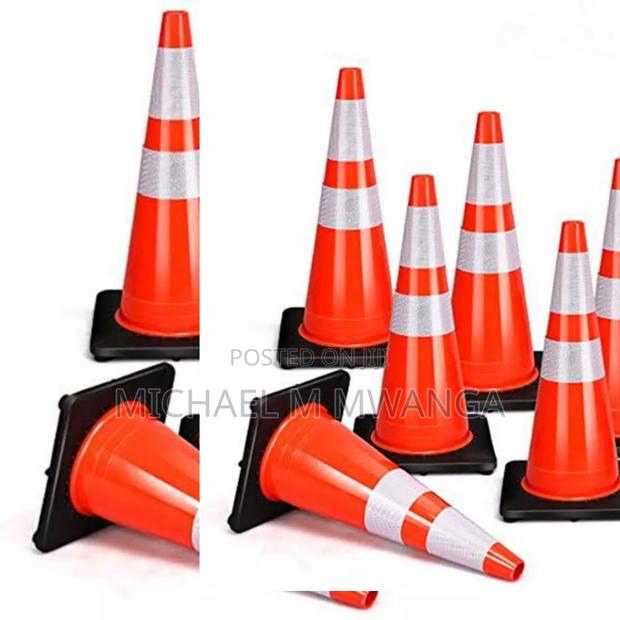 Secure Roady Traffic Safety Cones