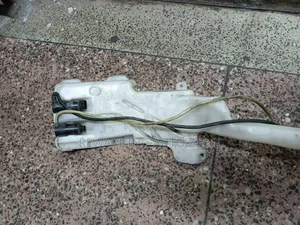 Rav4 2003 Old Washer Bottle.