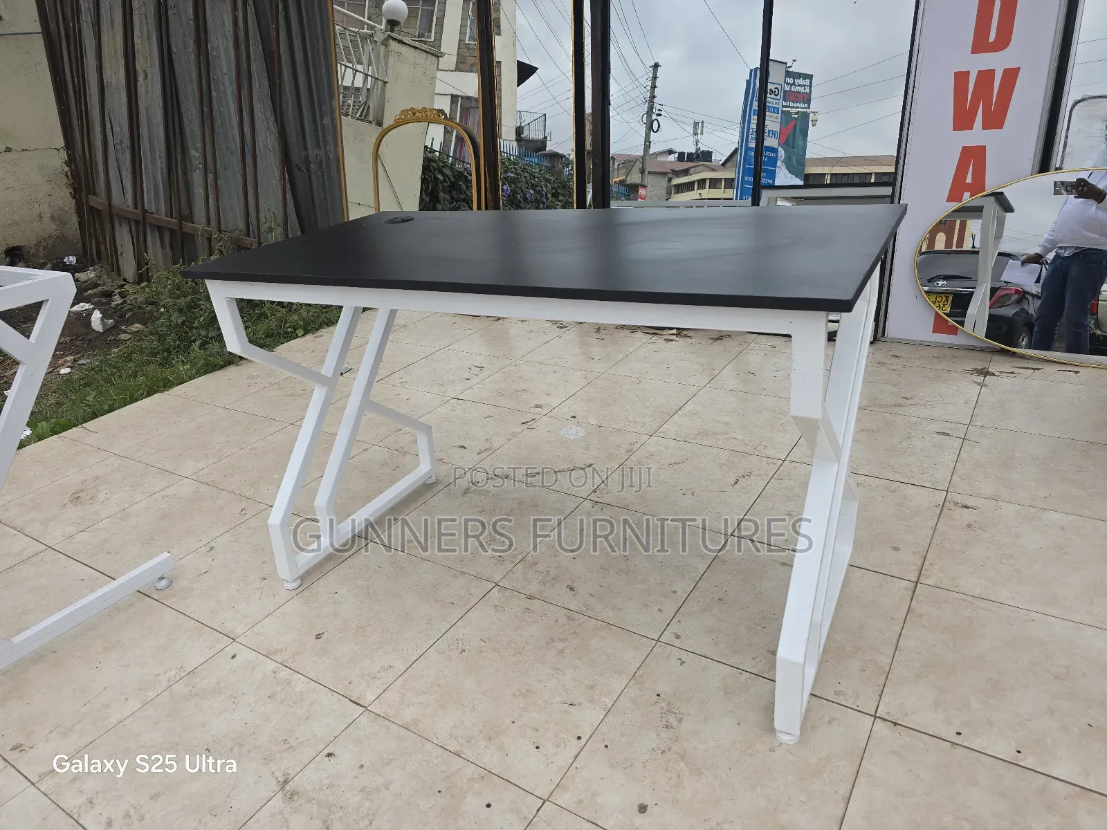 Metallic Frame Office Desk Office Desk.