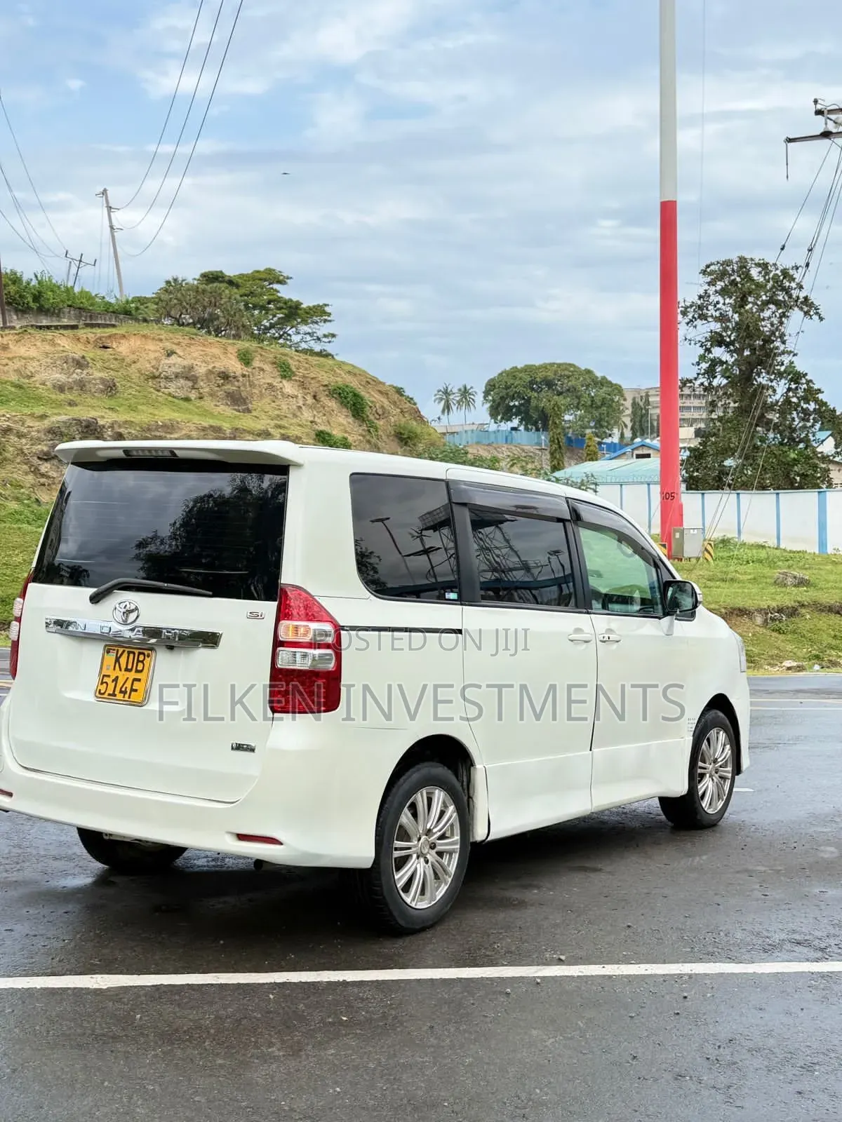 Toyota Voxy 2014 White