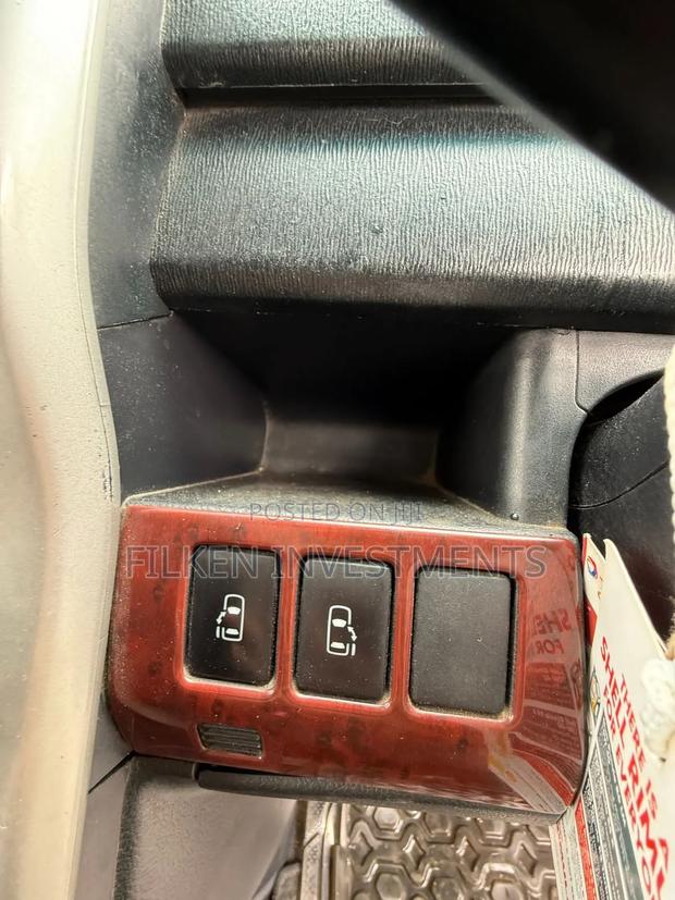 Toyota Voxy 2014 White - thumbnail 5
