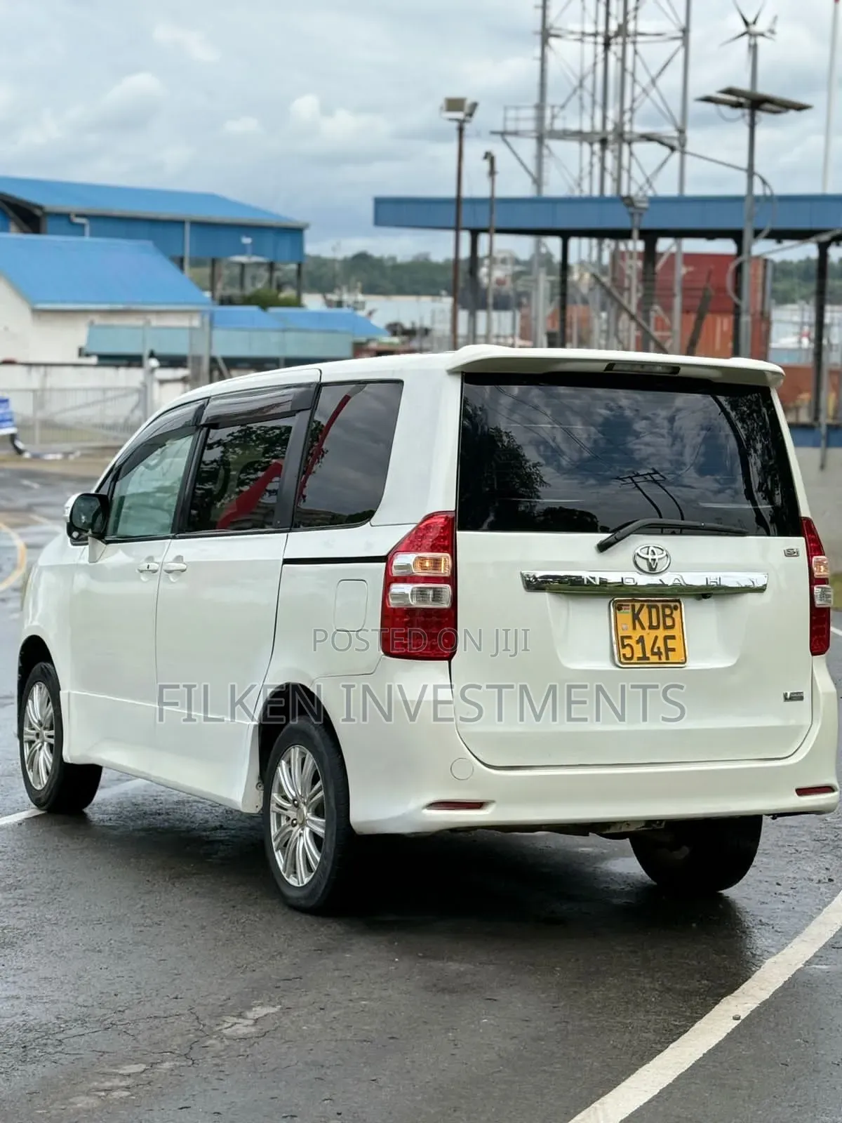 Toyota Voxy 2014 White