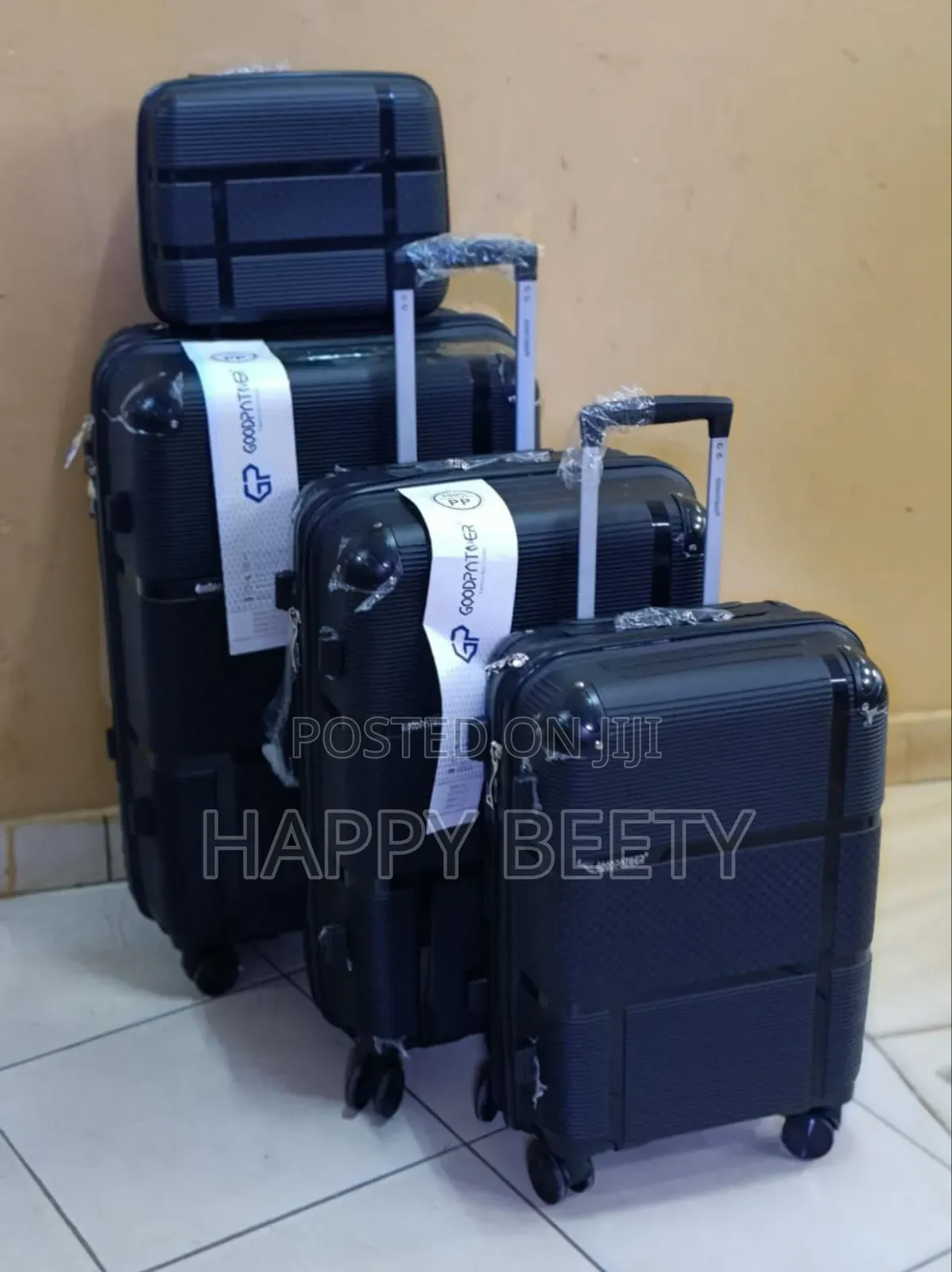4 in 1 Luxurious Unbreakable Suitcase