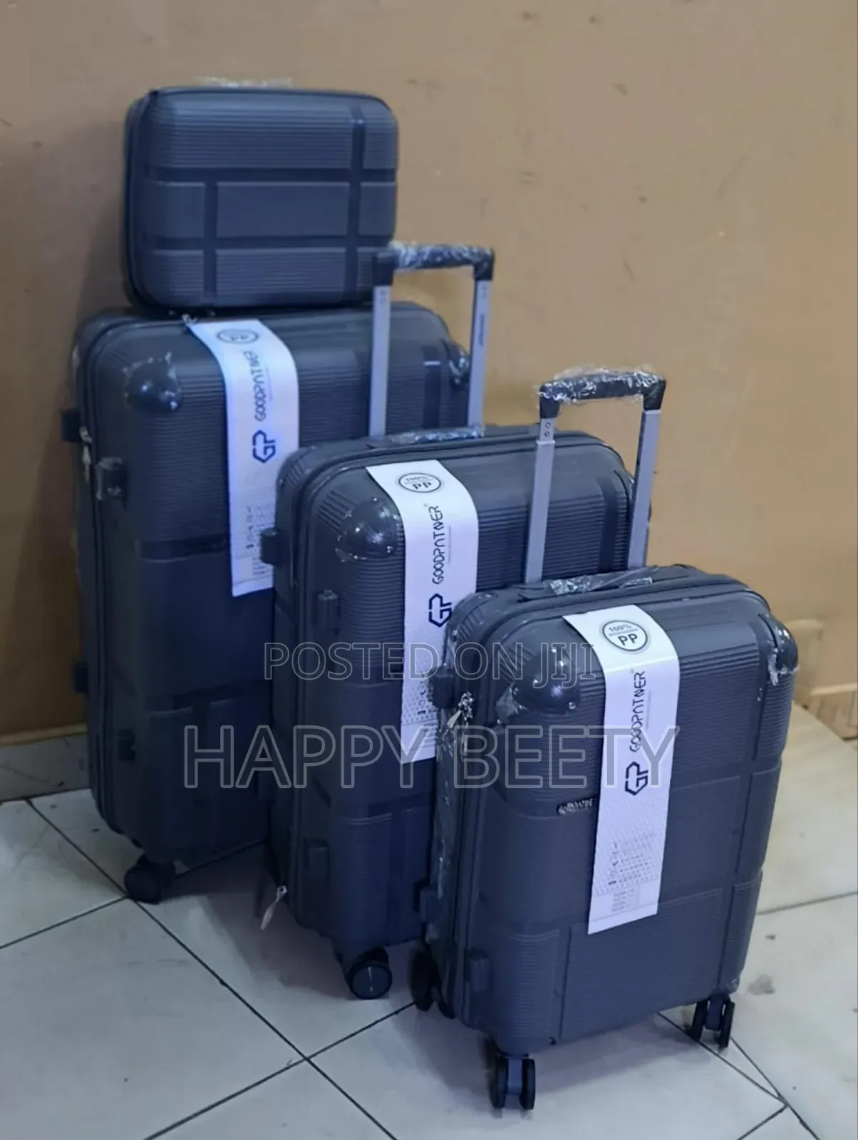 4 in 1 Luxurious Unbreakable Suitcase