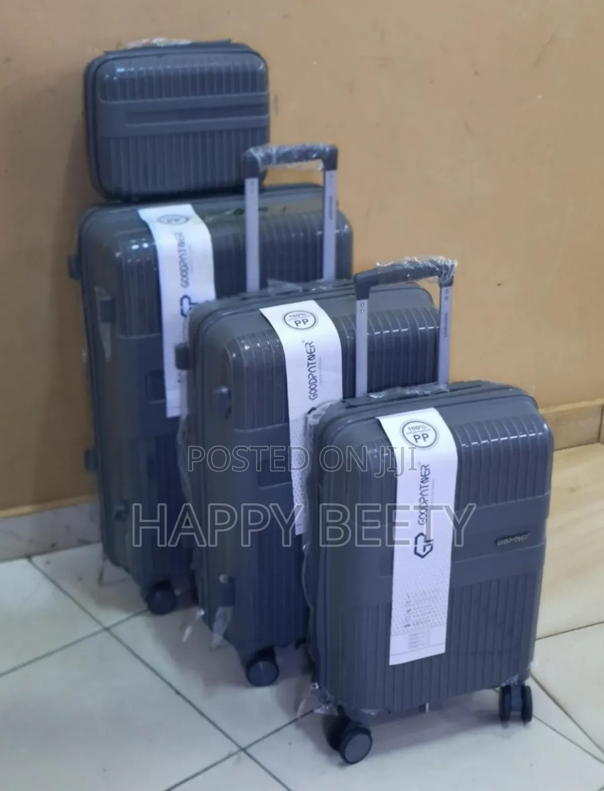 4 in 1 Luxurious Unbreakable Suitcase