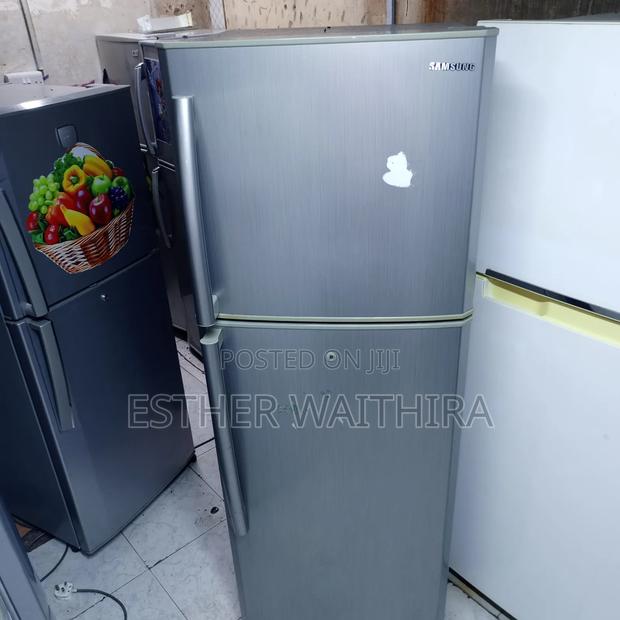 Gray Sumsung Fridge - thumbnail 2