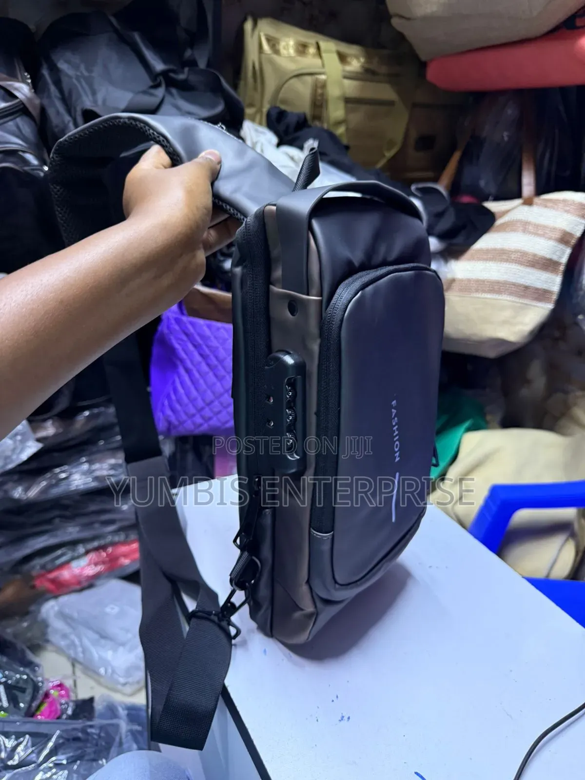 Fashion Quality Shoulder/Bags at 1200