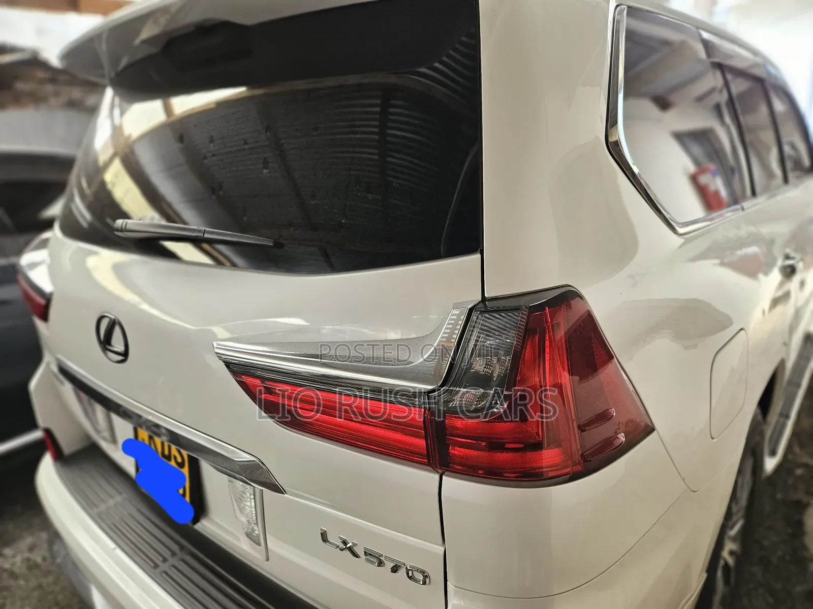 Lexus LX 2018 White
