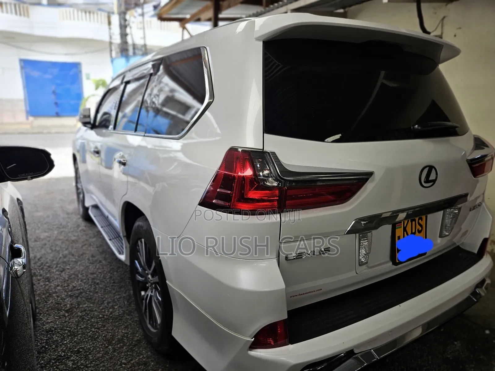 Lexus LX 2018 White