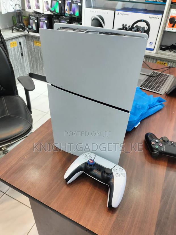 Ex - Uk Ps5 Digital Console!  - thumbnail 2