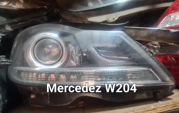 Mercedez Benz W204 Headlight - thumbnail 2
