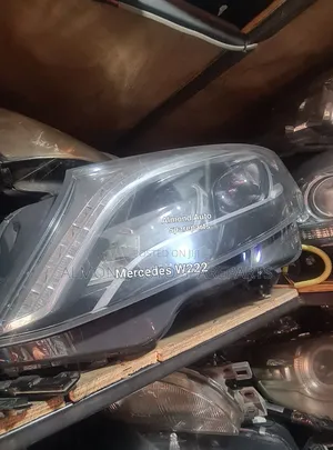 Mercedez Benz W222 S-Class Headlight