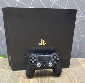 Jet Black Previously Owned Ps4 Pro - thumbnail 2