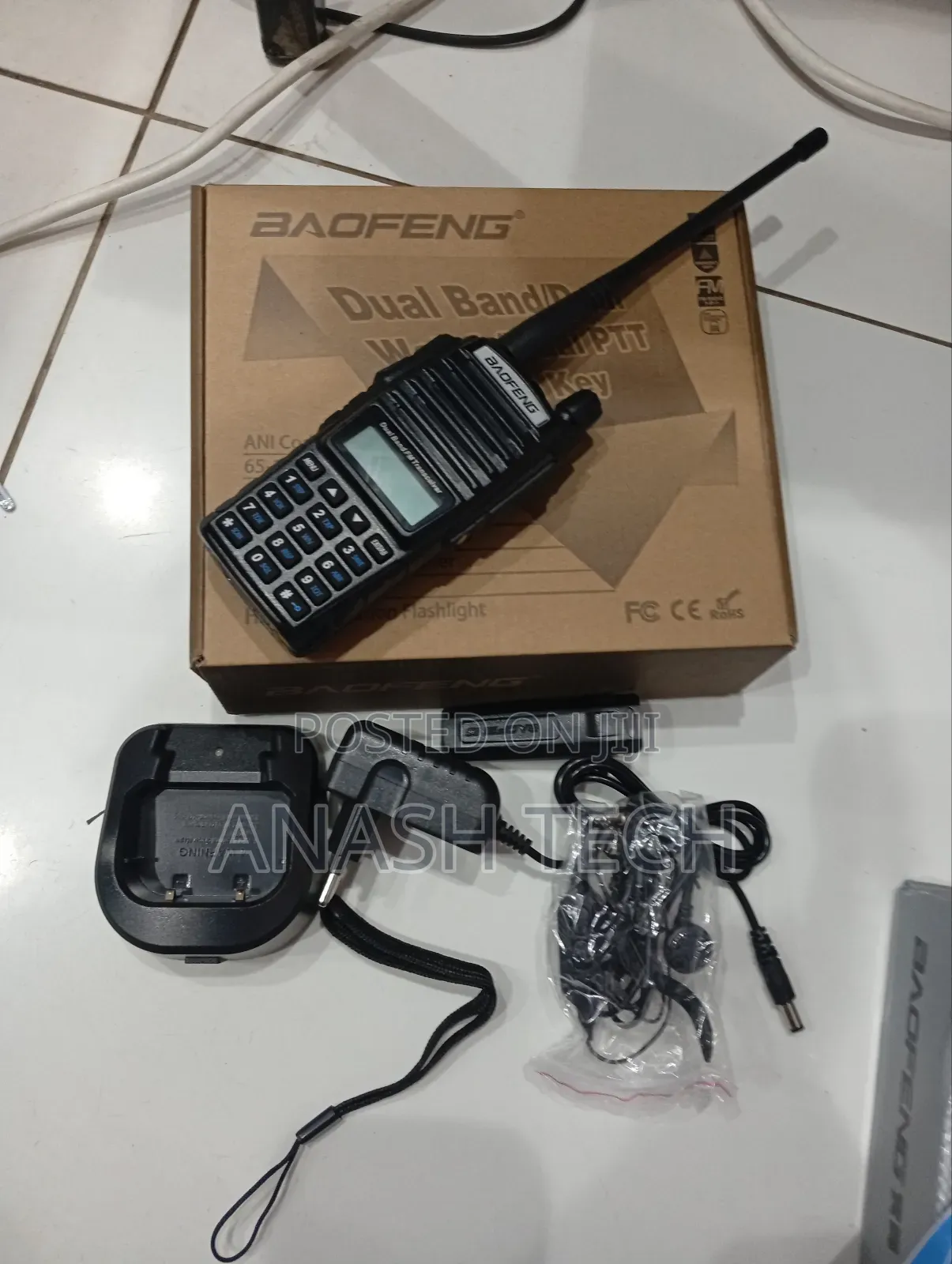 Baofeng Uv-82 Walkie Talkie 5 Kilometres Range New